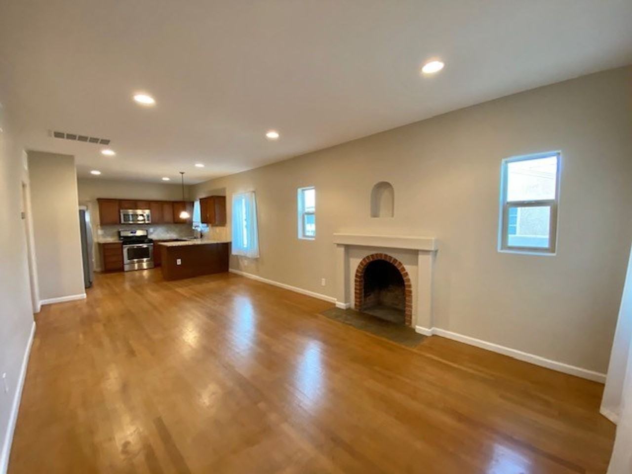 323 N Norris Ave - Photo 2 of 14