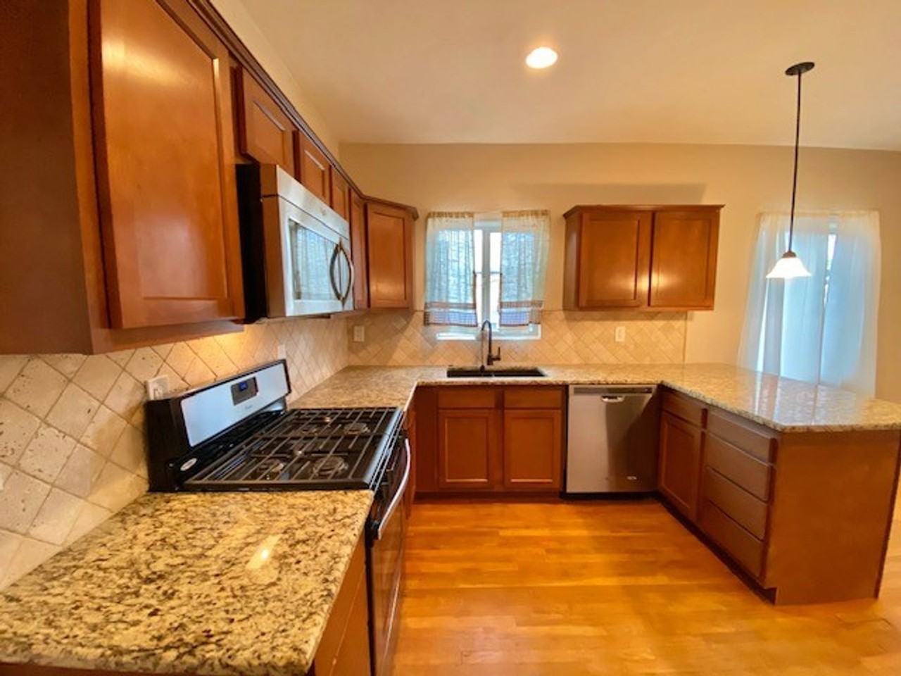 323 N Norris Ave - Photo 4 of 14