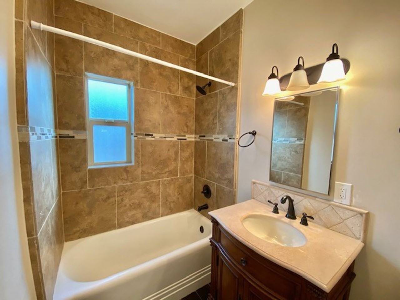 323 N Norris Ave - Photo 6 of 14