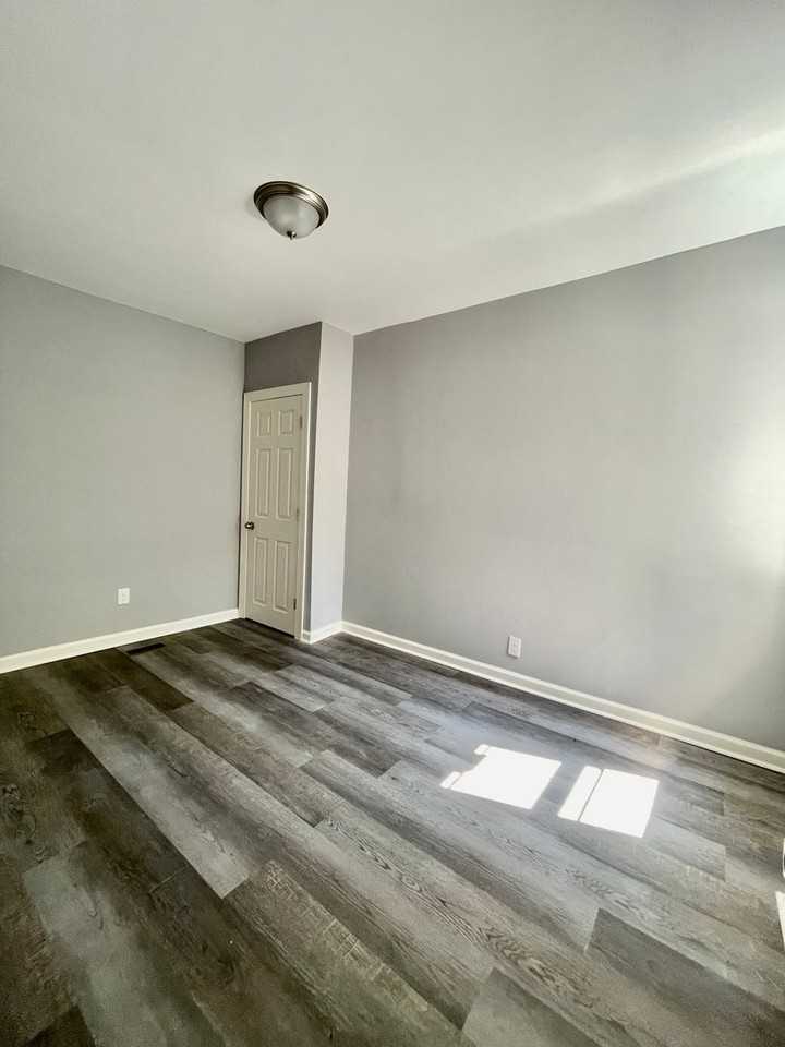 2102 S Simpson St - Photo 3 of 9