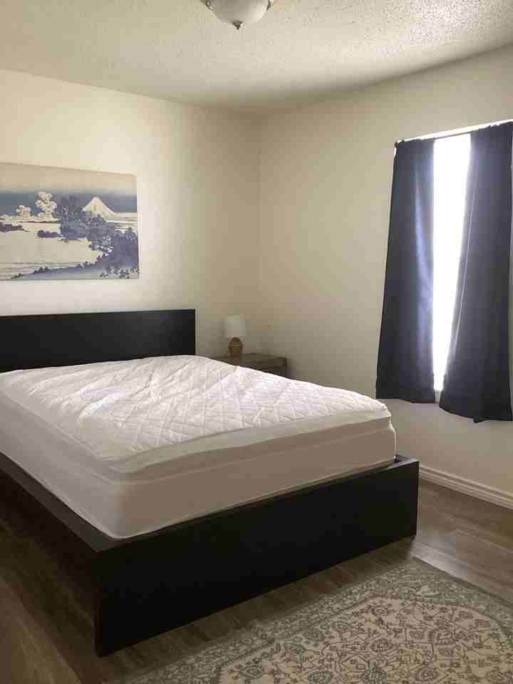 1717 W 17th St - Photo 6 of 13