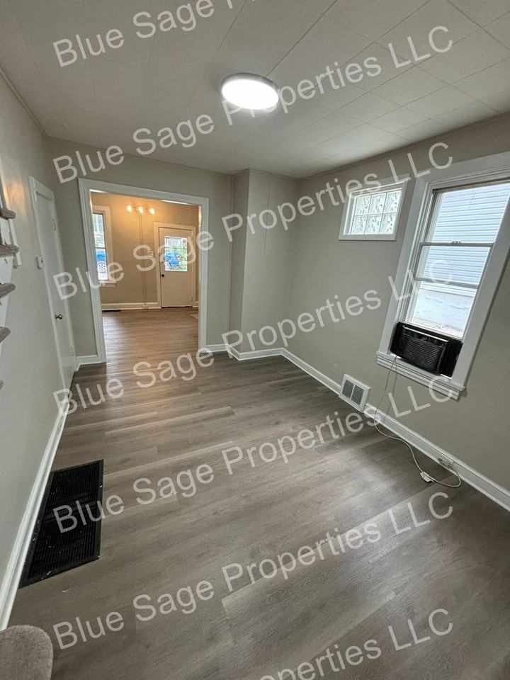 126 Beech St - Photo 7 of 15