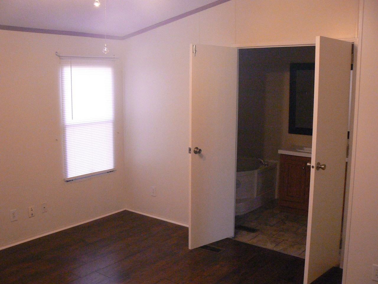 123 Yates Cir - Photo 6 of 12