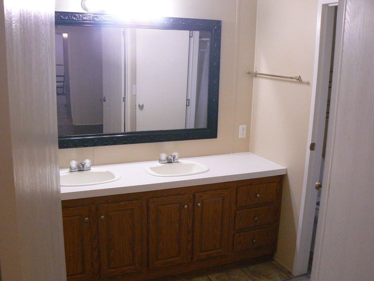 123 Yates Cir - Photo 3 of 12