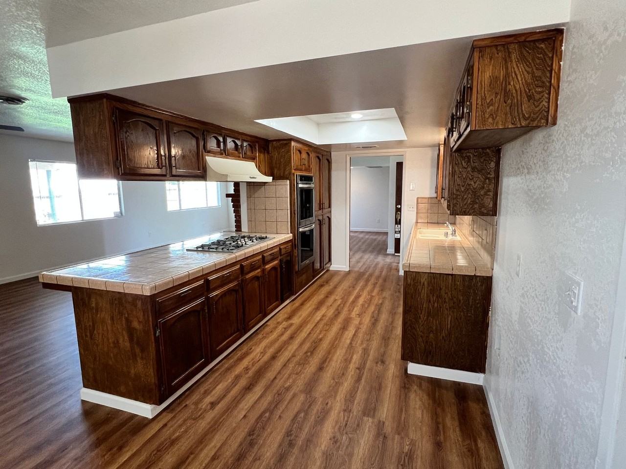 2534 Sunset St - Photo 2 of 15