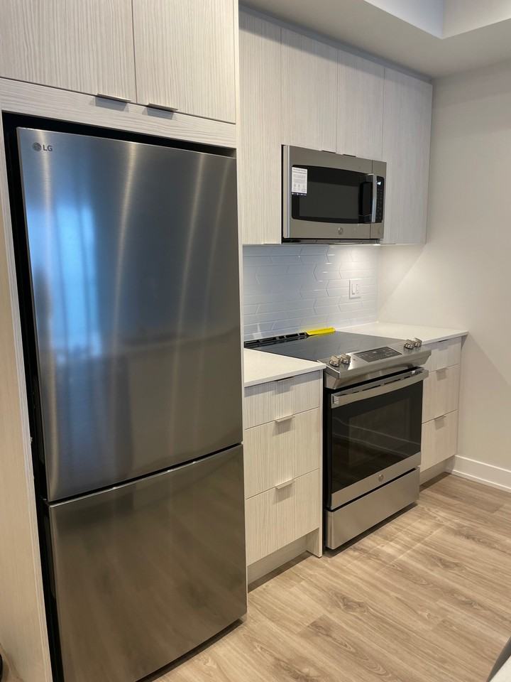430 Square One Drive - Photo 5 of 14