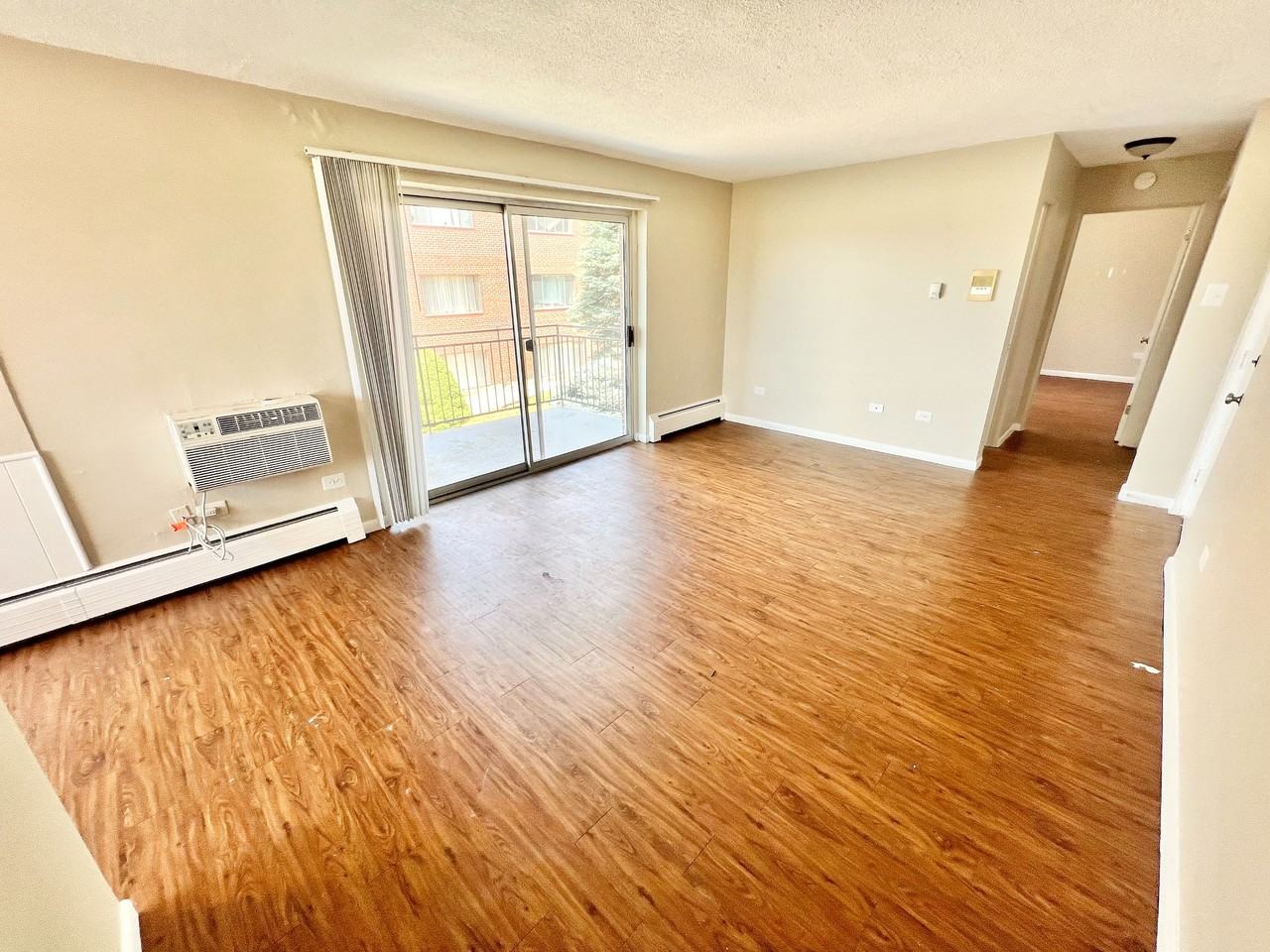 Bonneville Apts - Photo 2 of 49