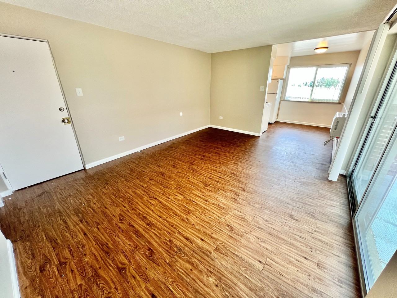 Bonneville Apts - Photo 4 of 49
