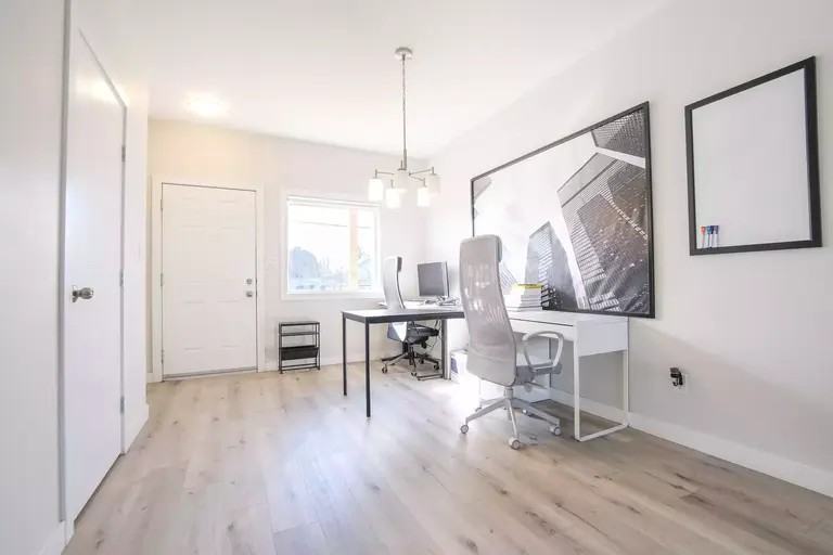 16 Essex Ave #16 - Photo 3 of 8