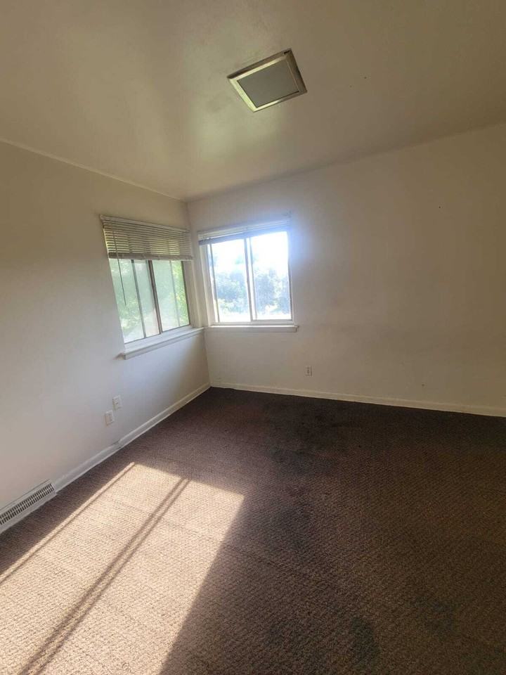 4628 N 76th St #4 - Photo 3 of 6