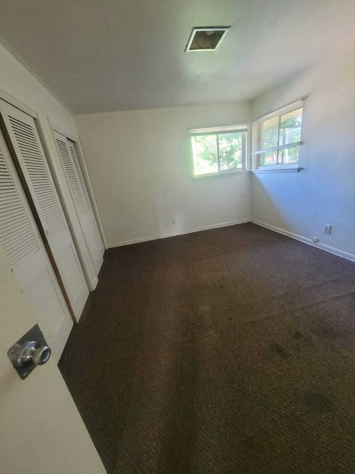 4628 N 76th St #4 - Photo 5 of 6