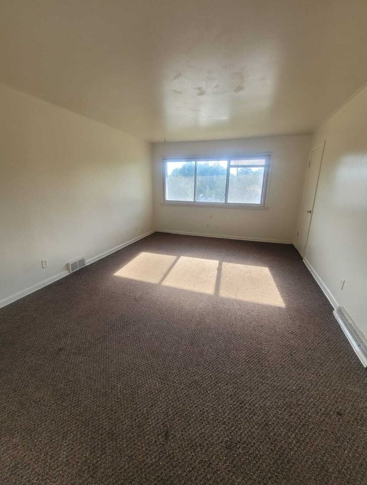 4628 N 76th St #4 - Photo 6 of 6