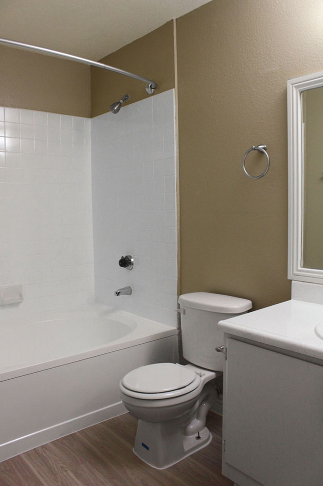 Mandalay Bay Apartments - Photo 4 of 35