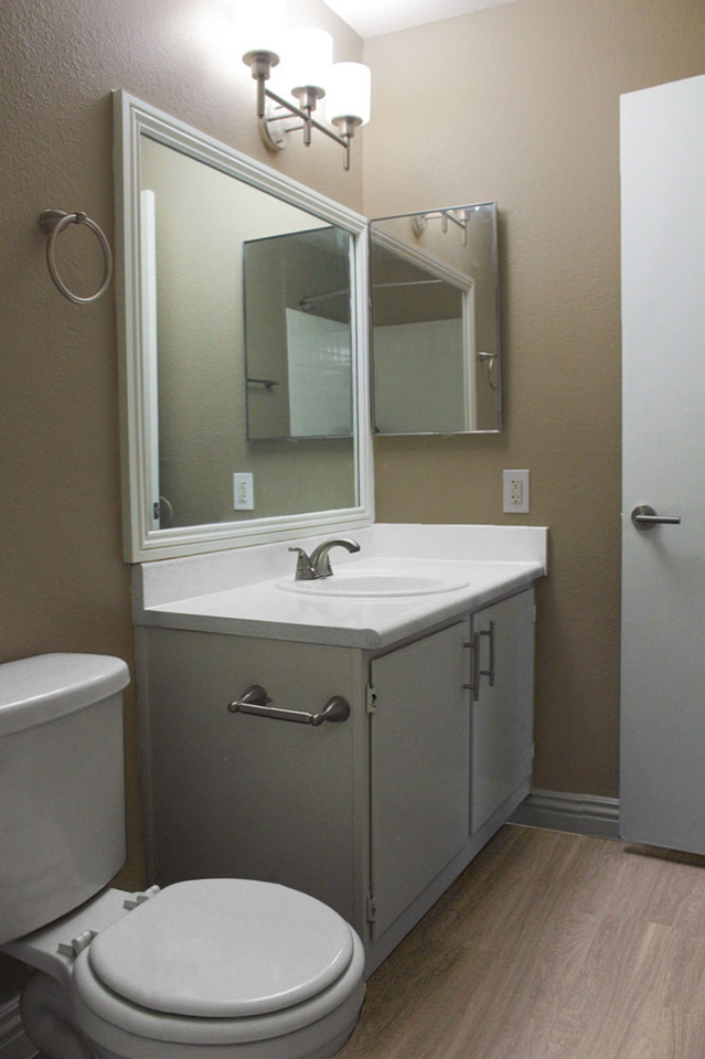 Mandalay Bay Apartments - Photo 5 of 35