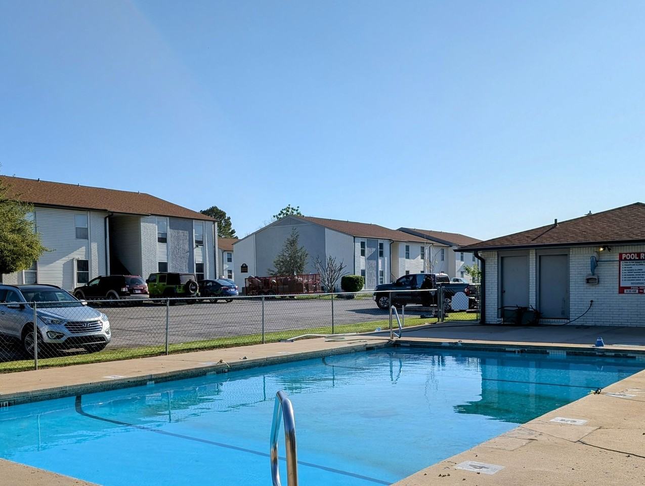 Ramsey Square: 1 & 2 Bedroom Apartments with Dog Park & Pool - Photo 4 of 47