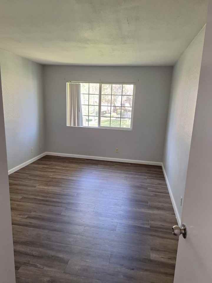 1229 Edwards St #39 - Photo 6 of 8