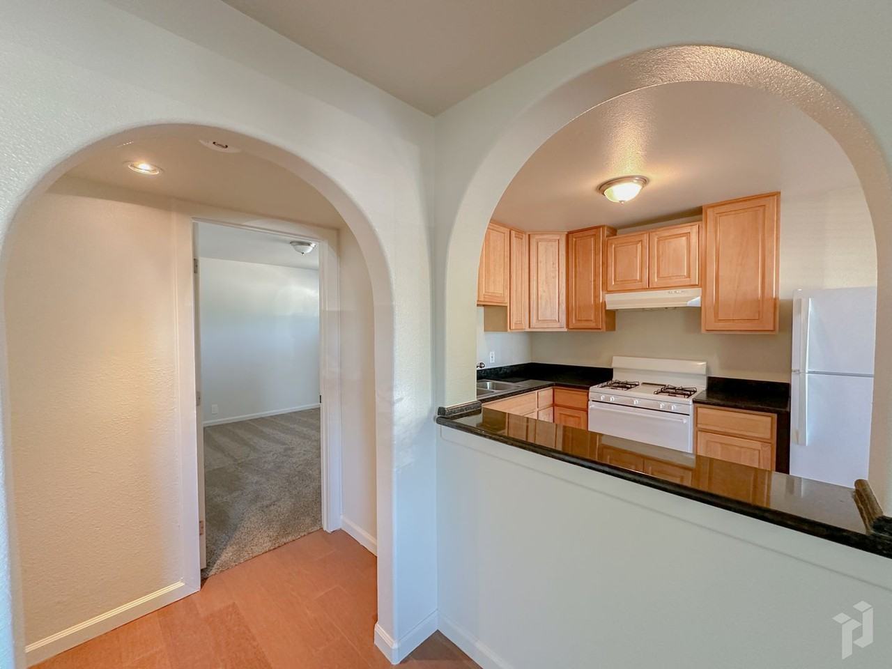 1105 8th St - Photo 3 of 8