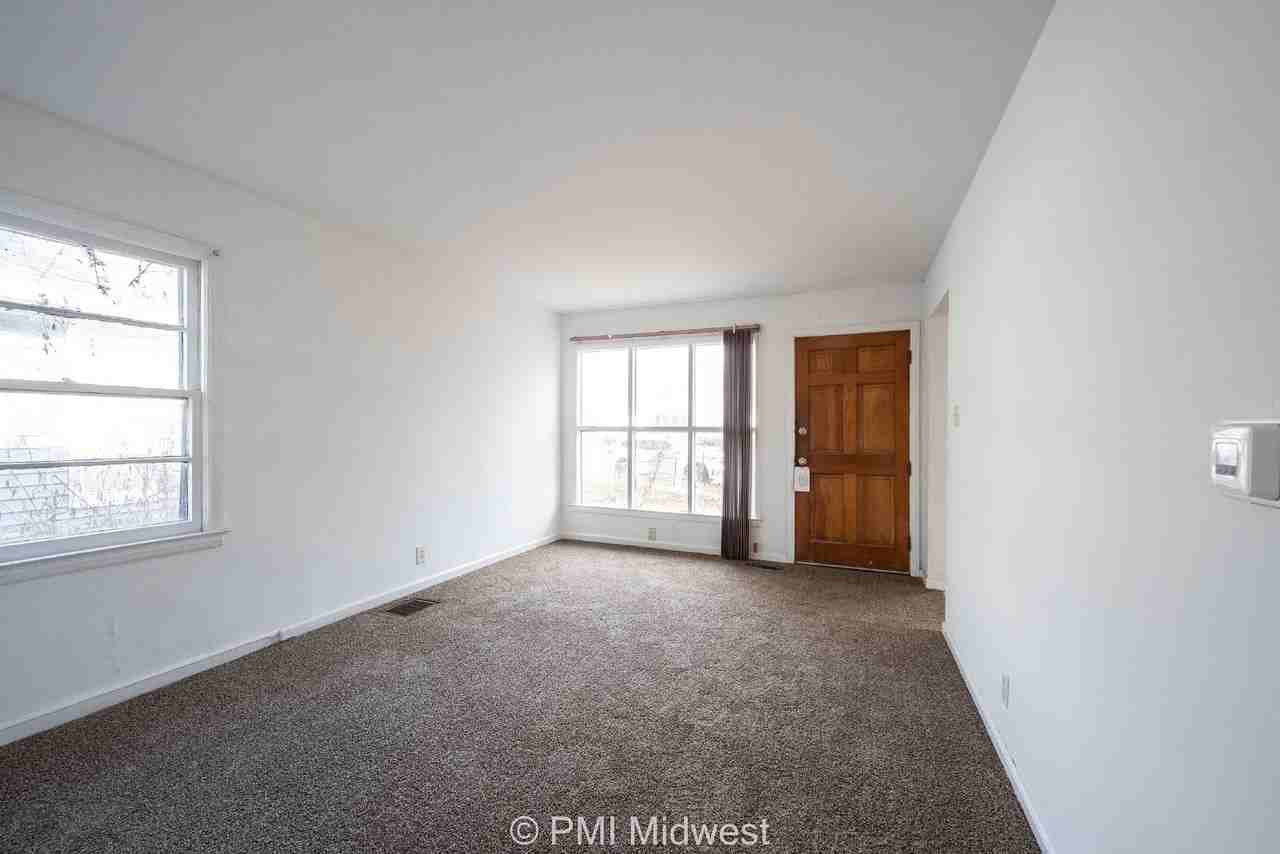 4426 Kingsley Dr - Photo 3 of 23