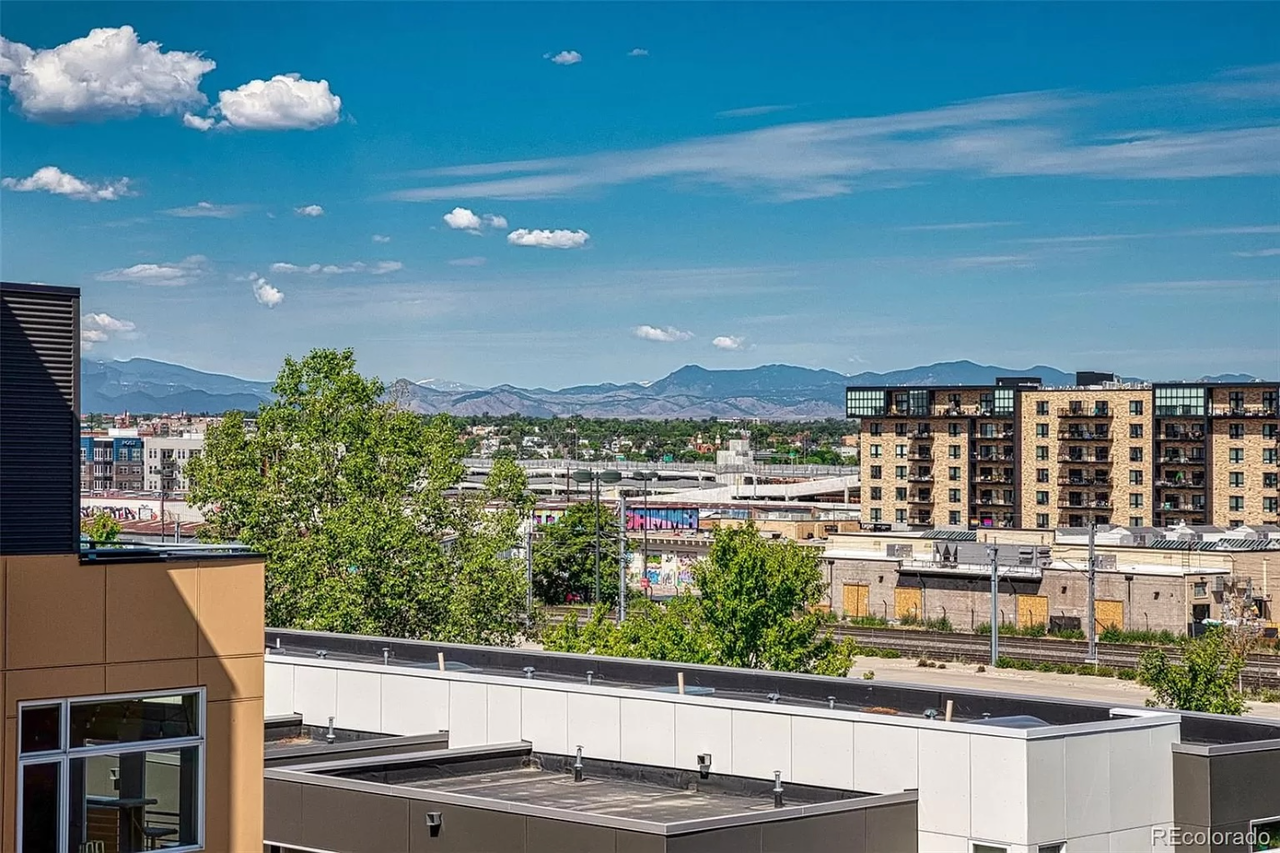 3149 Blake St Apt 301 - Photo 4 of 23