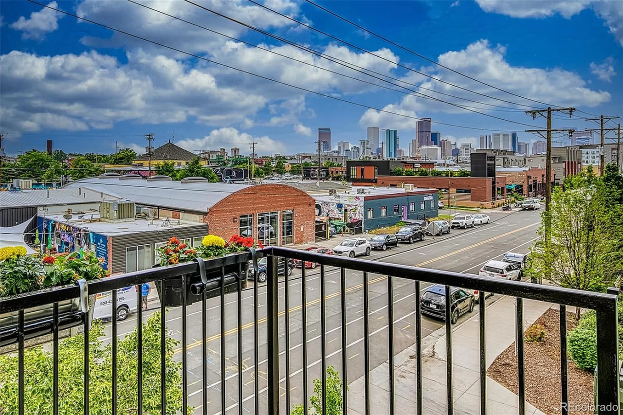 3149 Blake St Apt 301 - Photo 3 of 23