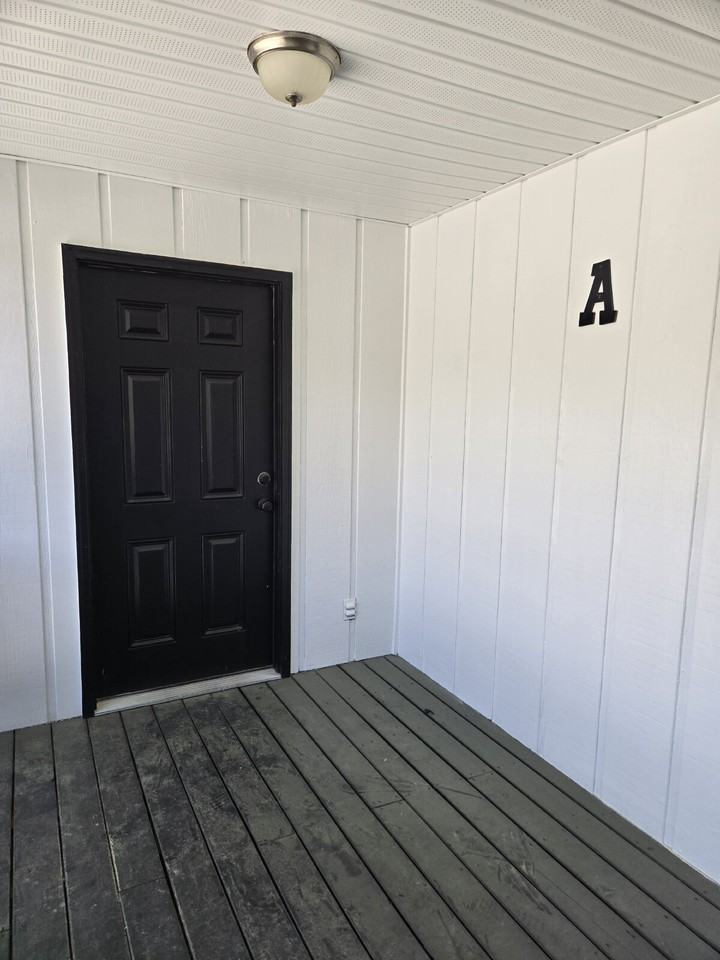 39 Laney Ln Apt A - Photo 2 of 15