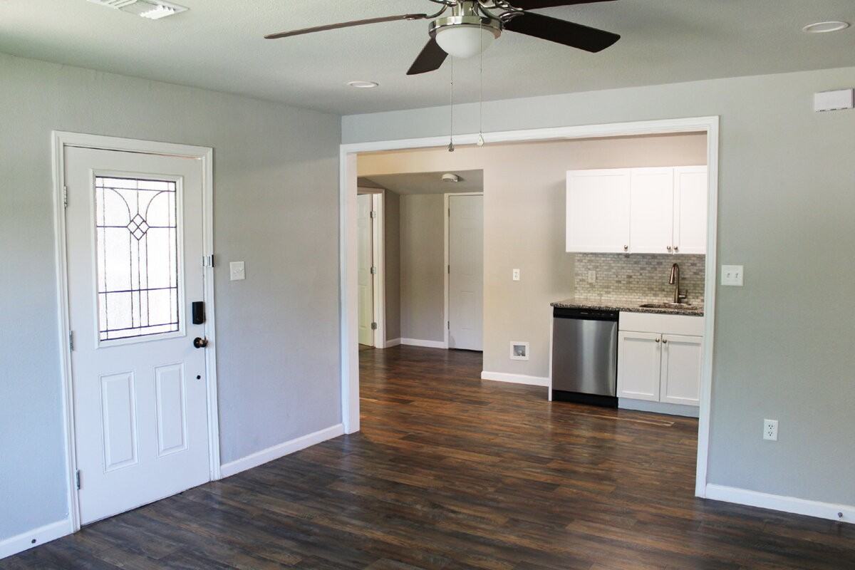 5205 Gordon Ave - Photo 3 of 20