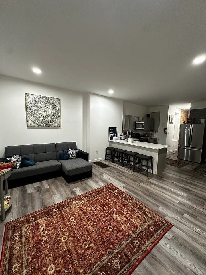 418 Undisclosed - Photo 2 of 18