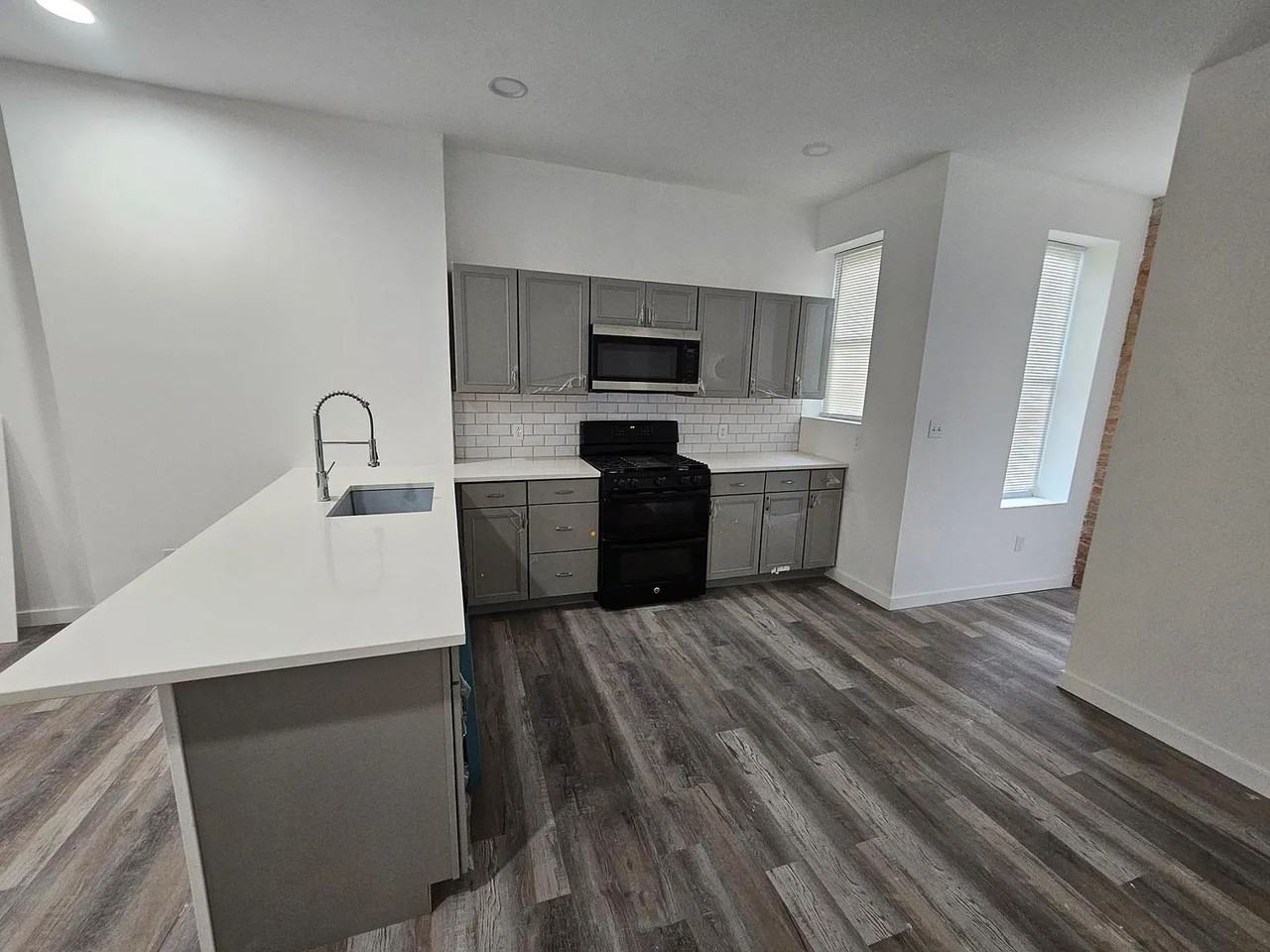 418 Undisclosed - Photo 3 of 18