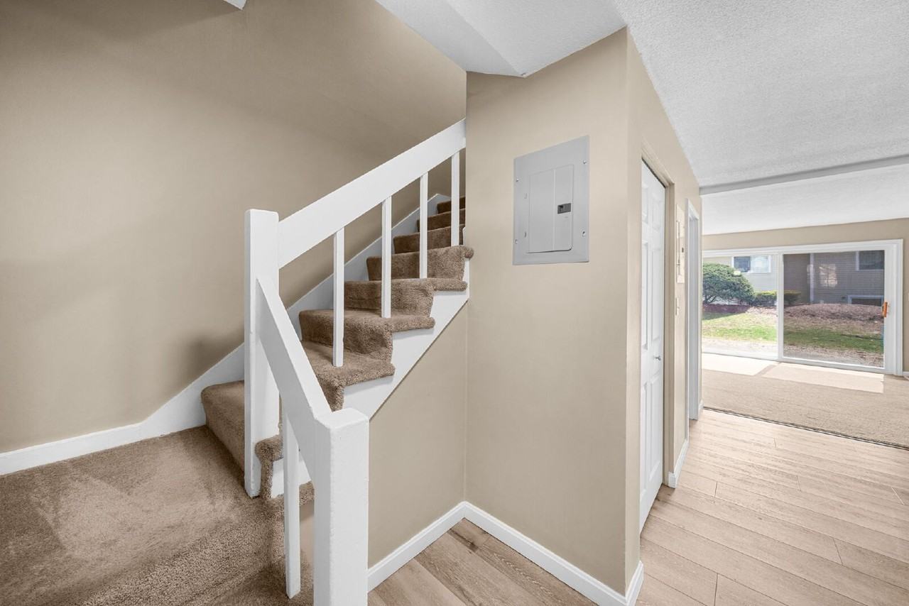 741 Washington St #6 - Photo 3 of 27