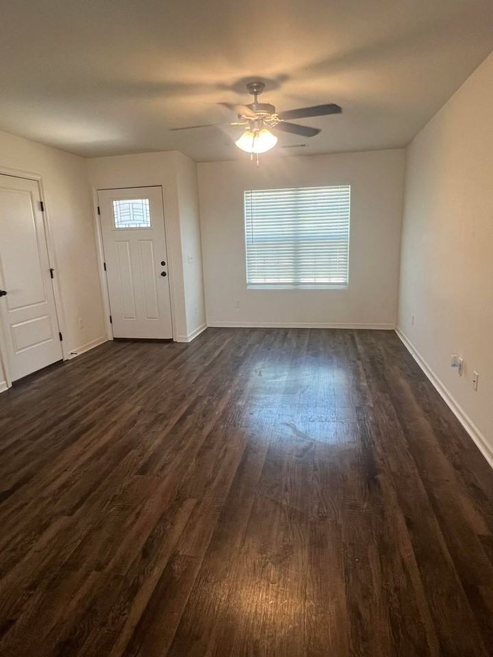 518 S Walnut St - Photo 2 of 16