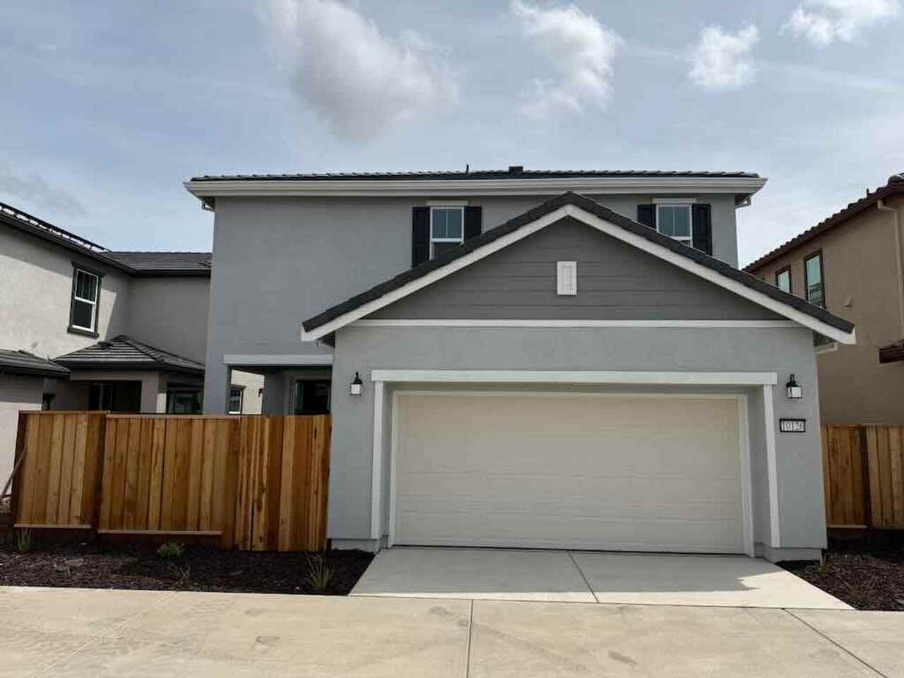 10126 Elise Way - Photo 2 of 24