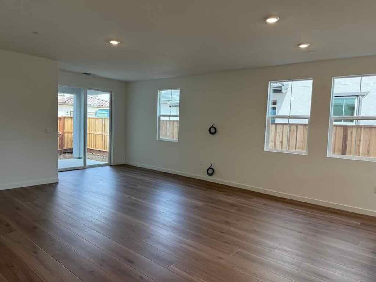 10126 Elise Way - Photo 3 of 24