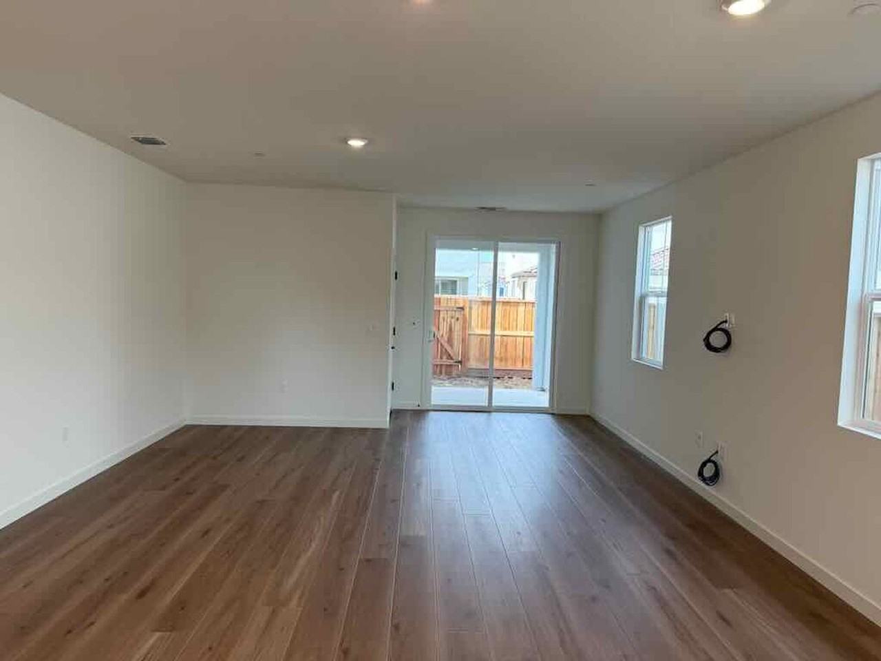 10126 Elise Way - Photo 4 of 24