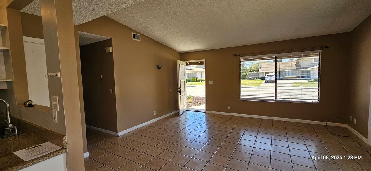 1153 E Foster Rd #A - Photo 4 of 33