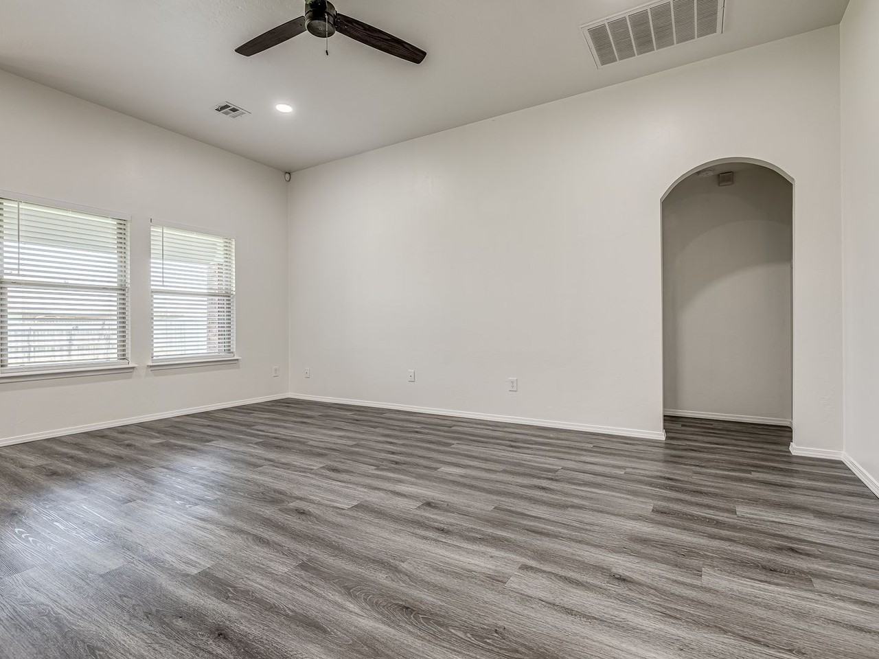 18304 Tambor Dr - Photo 3 of 30
