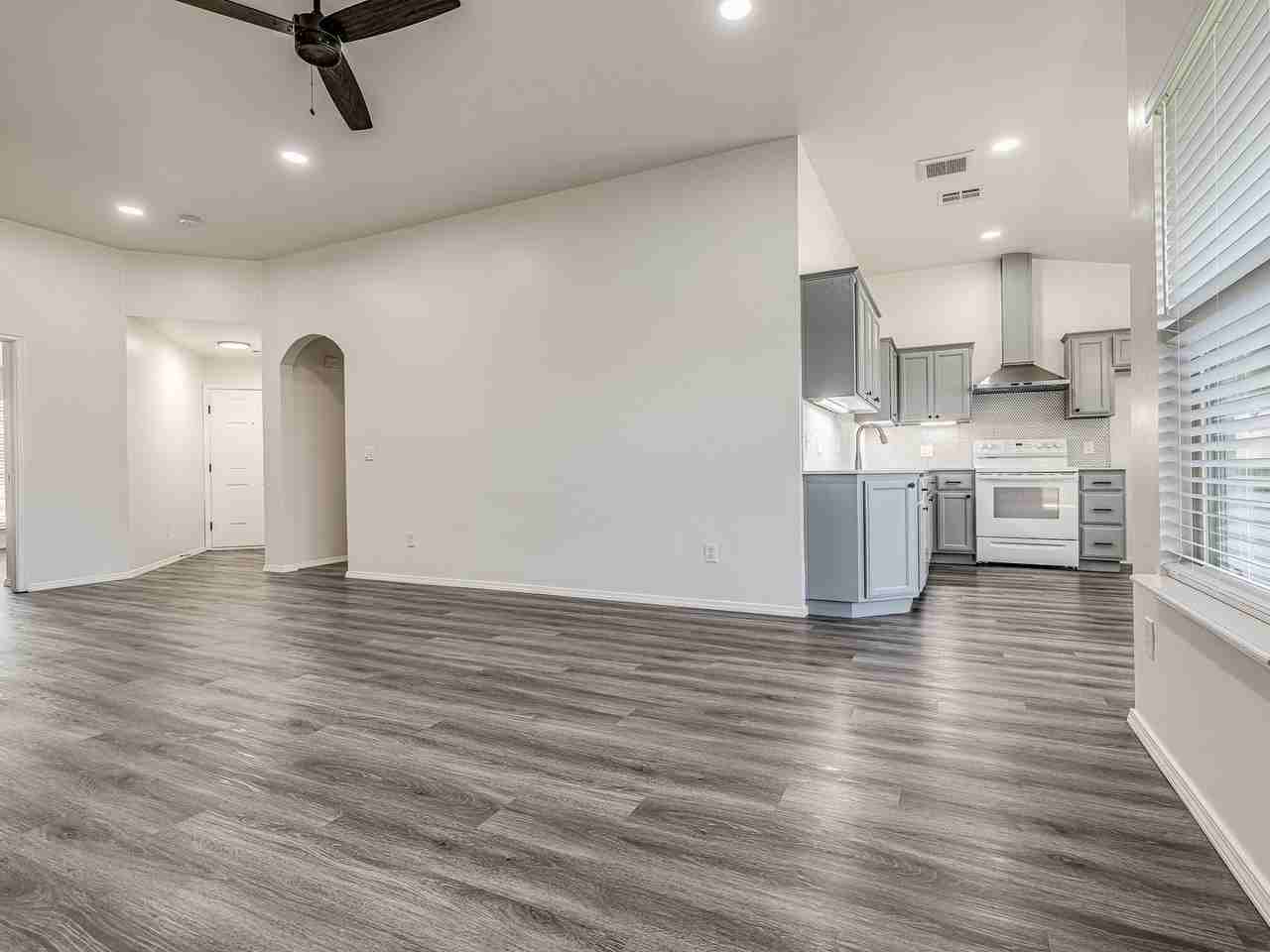18304 Tambor Dr - Photo 5 of 30