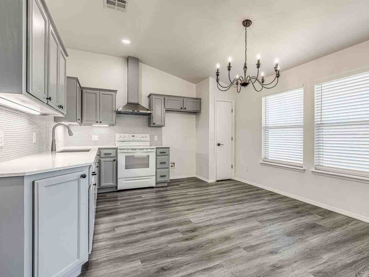 18304 Tambor Dr - Photo 7 of 30