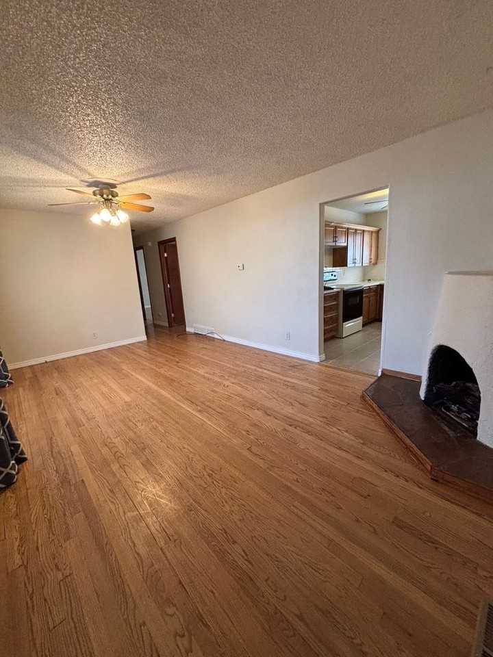 109 Everett Dr - Photo 2 of 13