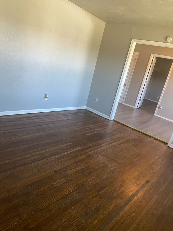 6304 N Main St - Photo 2 of 14