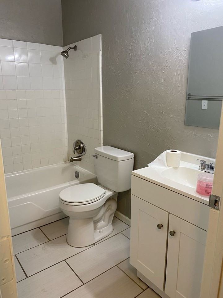 6304 N Main St - Photo 4 of 14