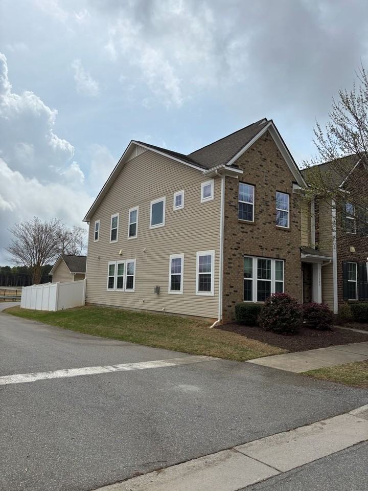 17924 Ragtop Day Lane - Photo 2 of 50