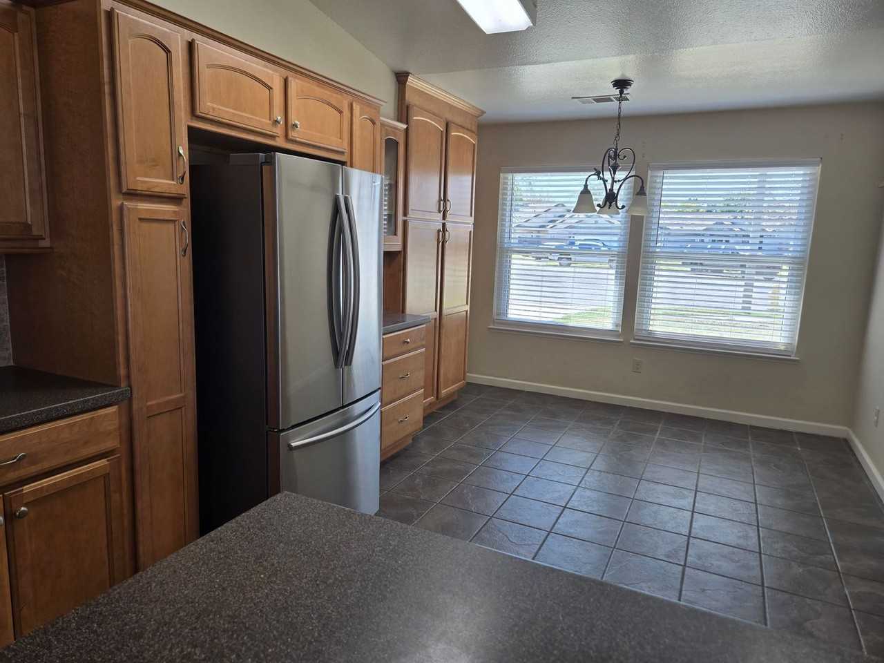 814 Heath Ct - Photo 4 of 24