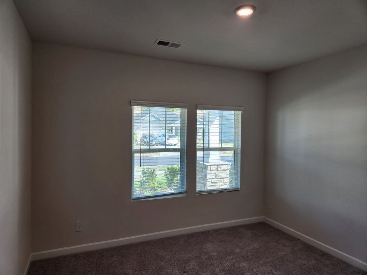 8808 Pennegrove Cir - Photo 3 of 18