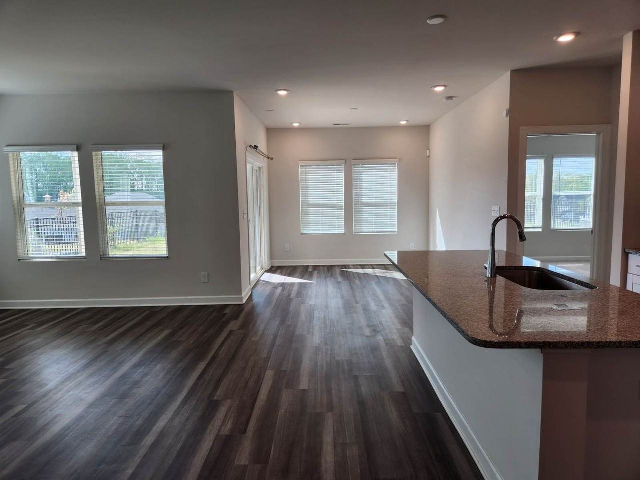 8808 Pennegrove Cir - Photo 7 of 18