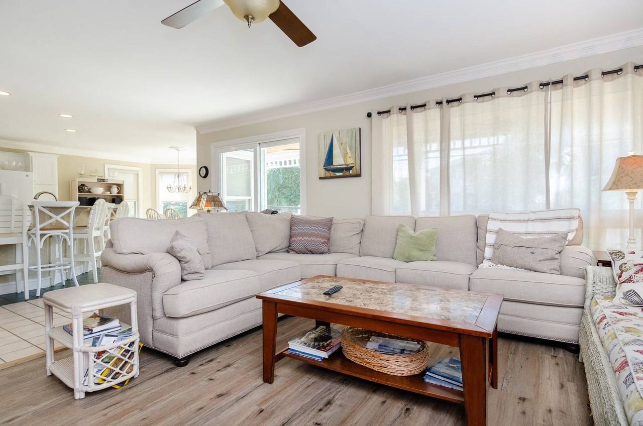 124 Lumina Ave S Lowr - Photo 6 of 40