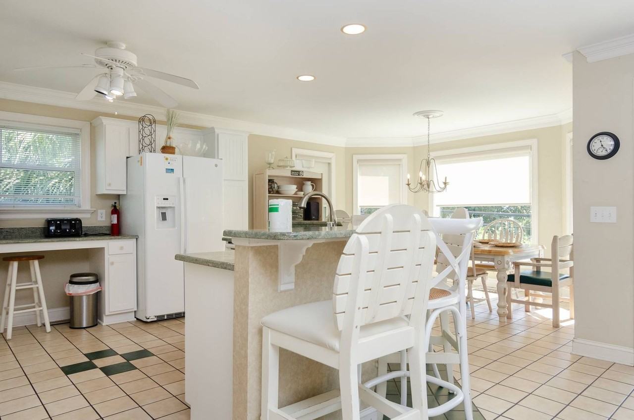 124 Lumina Ave S Lowr - Photo 7 of 40