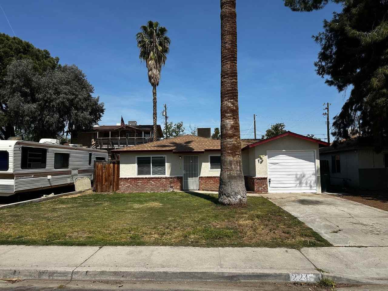 224 E Harding Ave - Photo 2 of 19