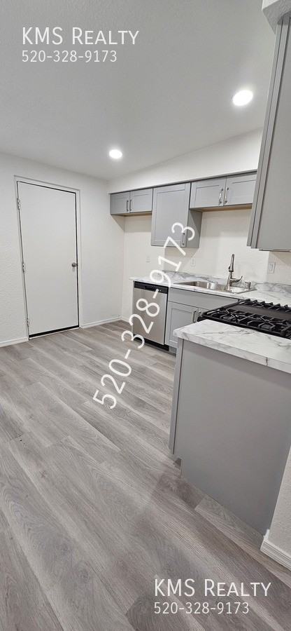 252 N Melwood Ave #252 - Photo 3 of 14