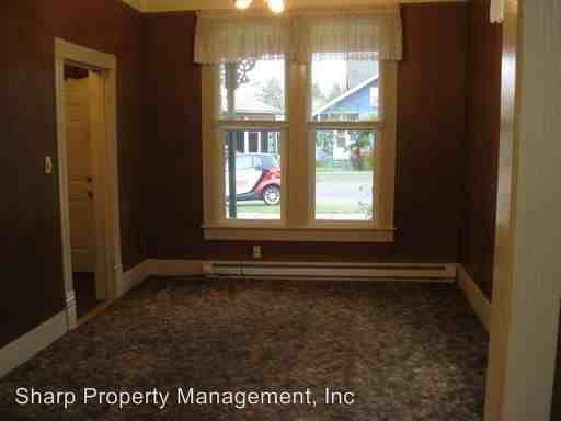 330 B St SW - Photo 2 of 12