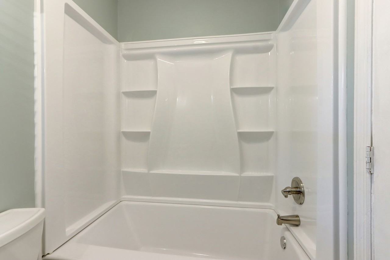 3610 Oakland Dr - Photo 3 of 33